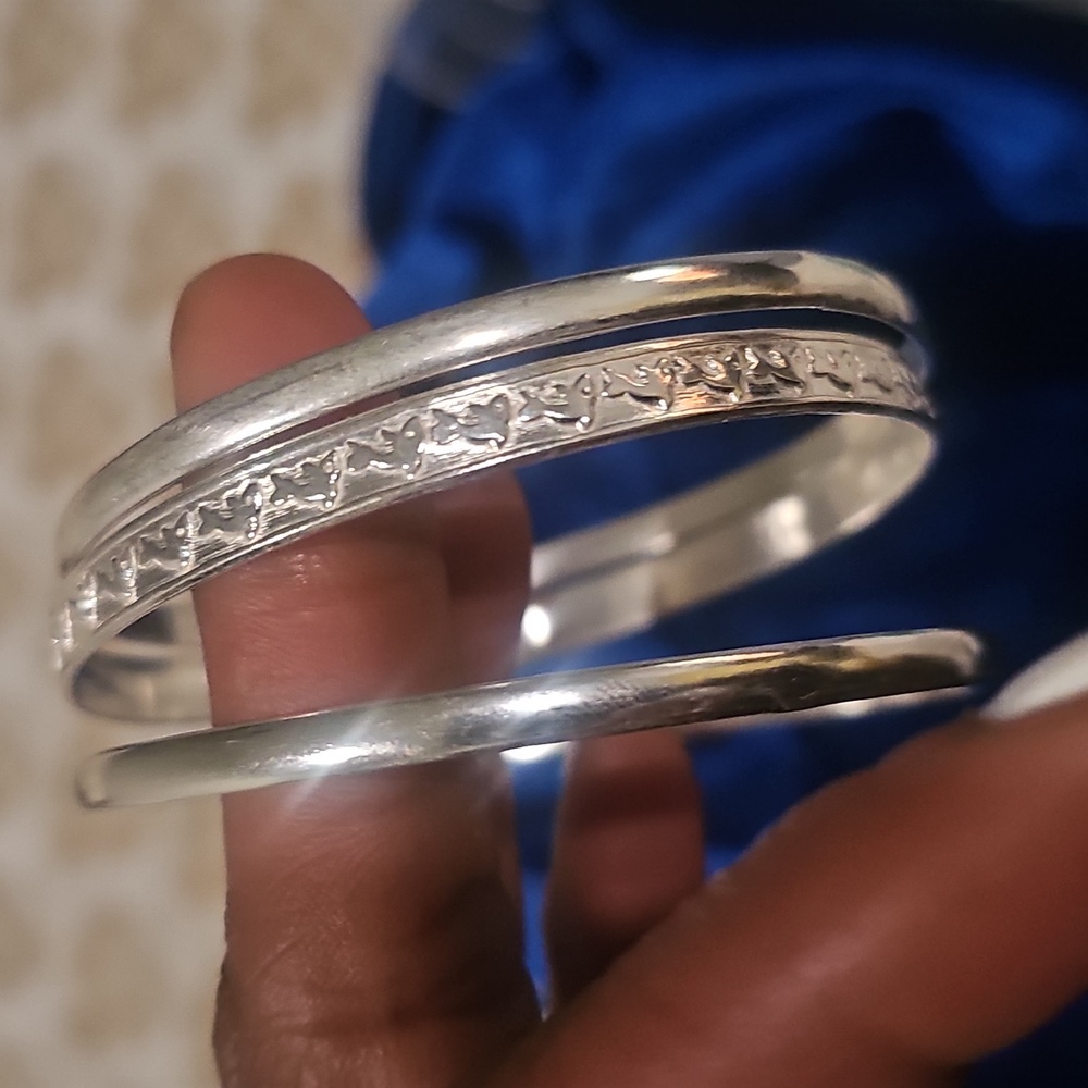 Elegant Sterling Silver Bangle Bracelets Set Of Three, (New), Ladies Size 8 - Picture 6 of 8